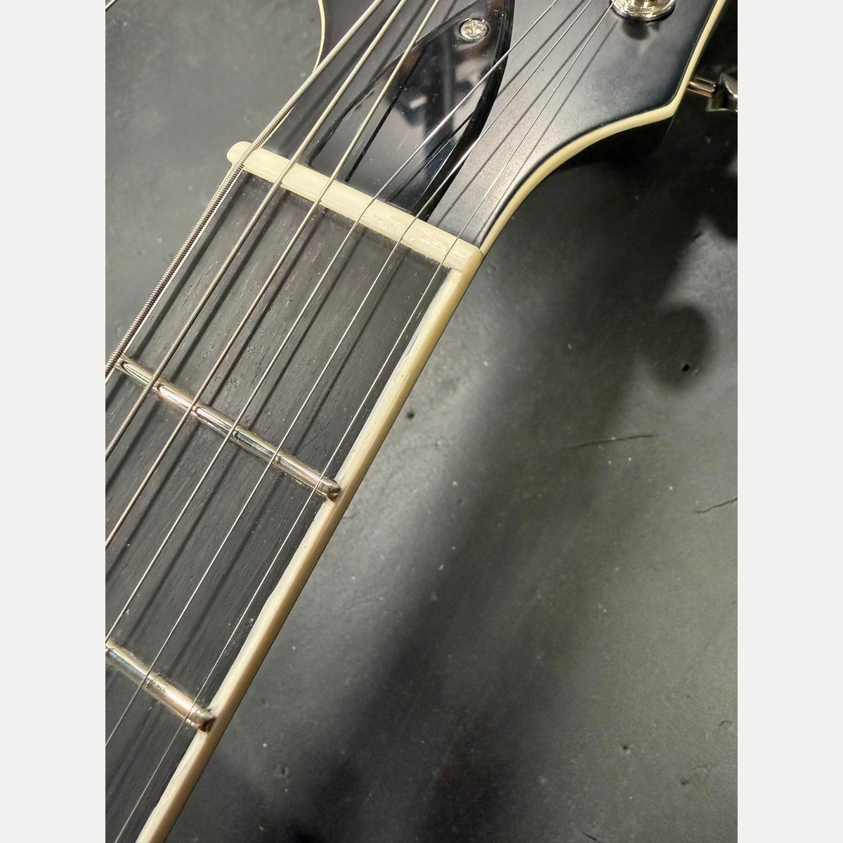 Veritas Five O Three Cadillac Green with Bigsby — photo 4