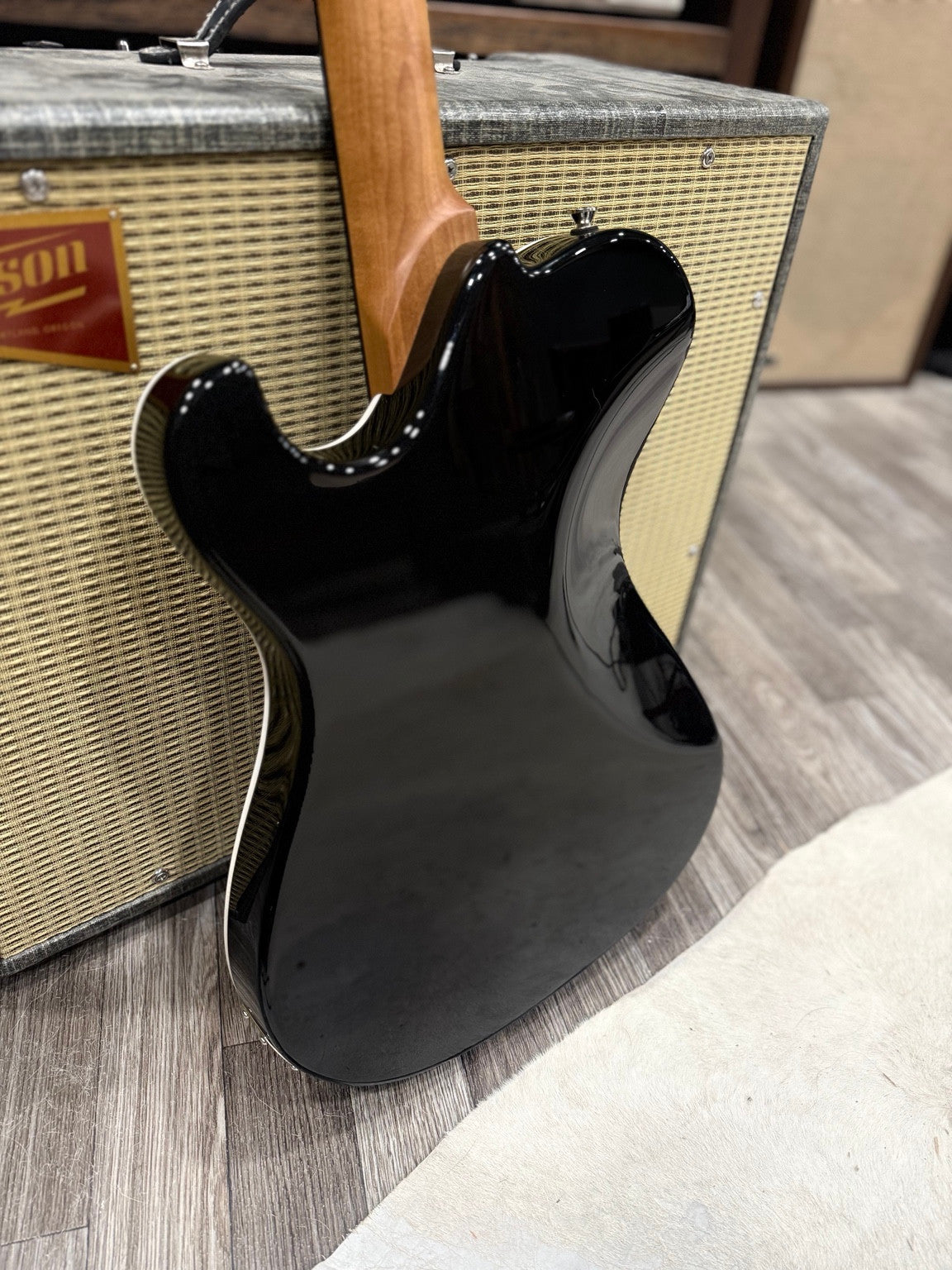 Back view of Veritas Portlander #3338
