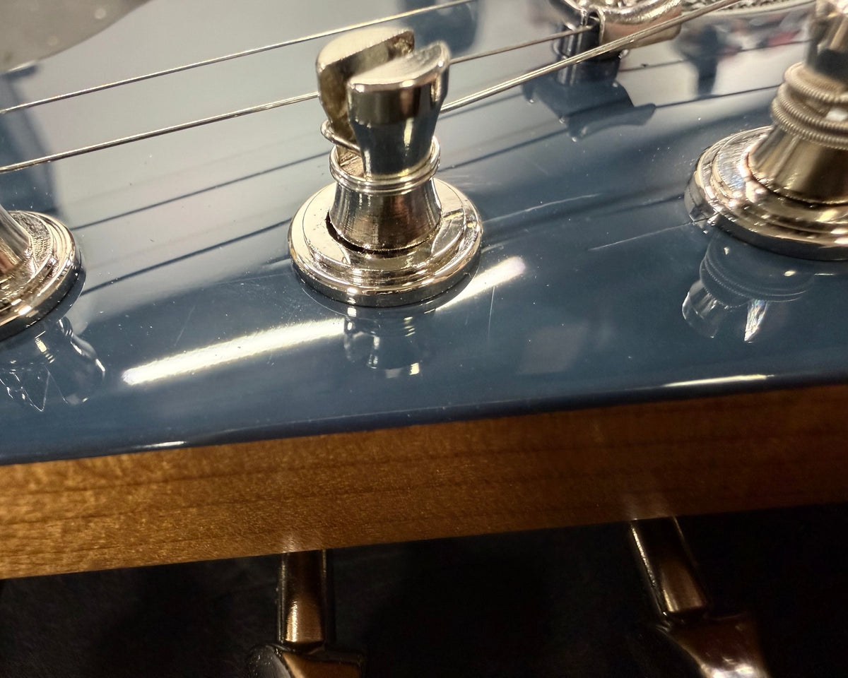 Close-up of crack in the finish on B-stock Portlander headstock