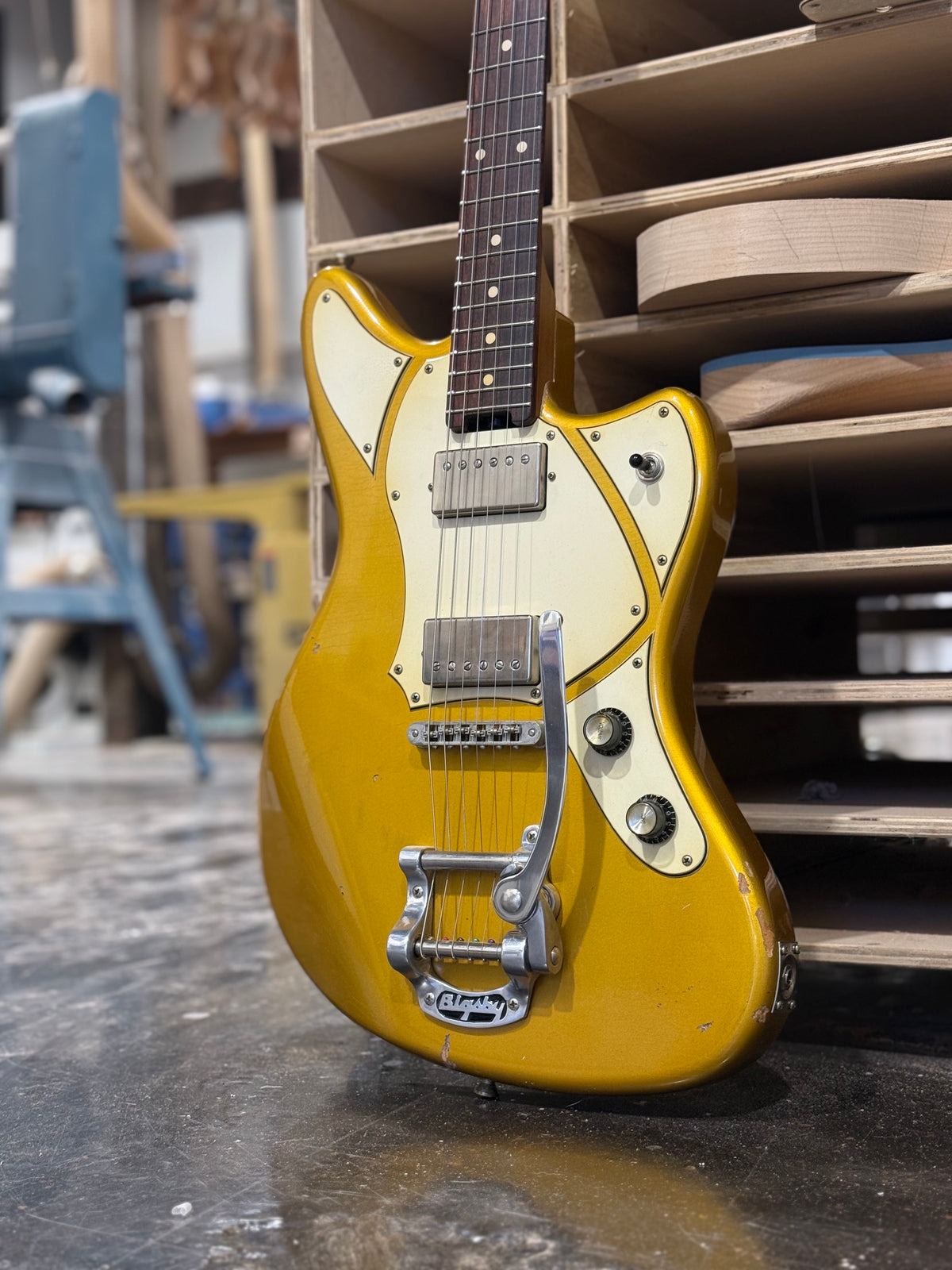 B-stock Veritas Riverton pickups and Bigsby B5 detail
